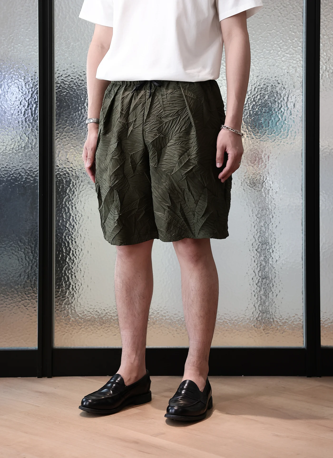 Distort Pleats Polyester Shorts - Hudung