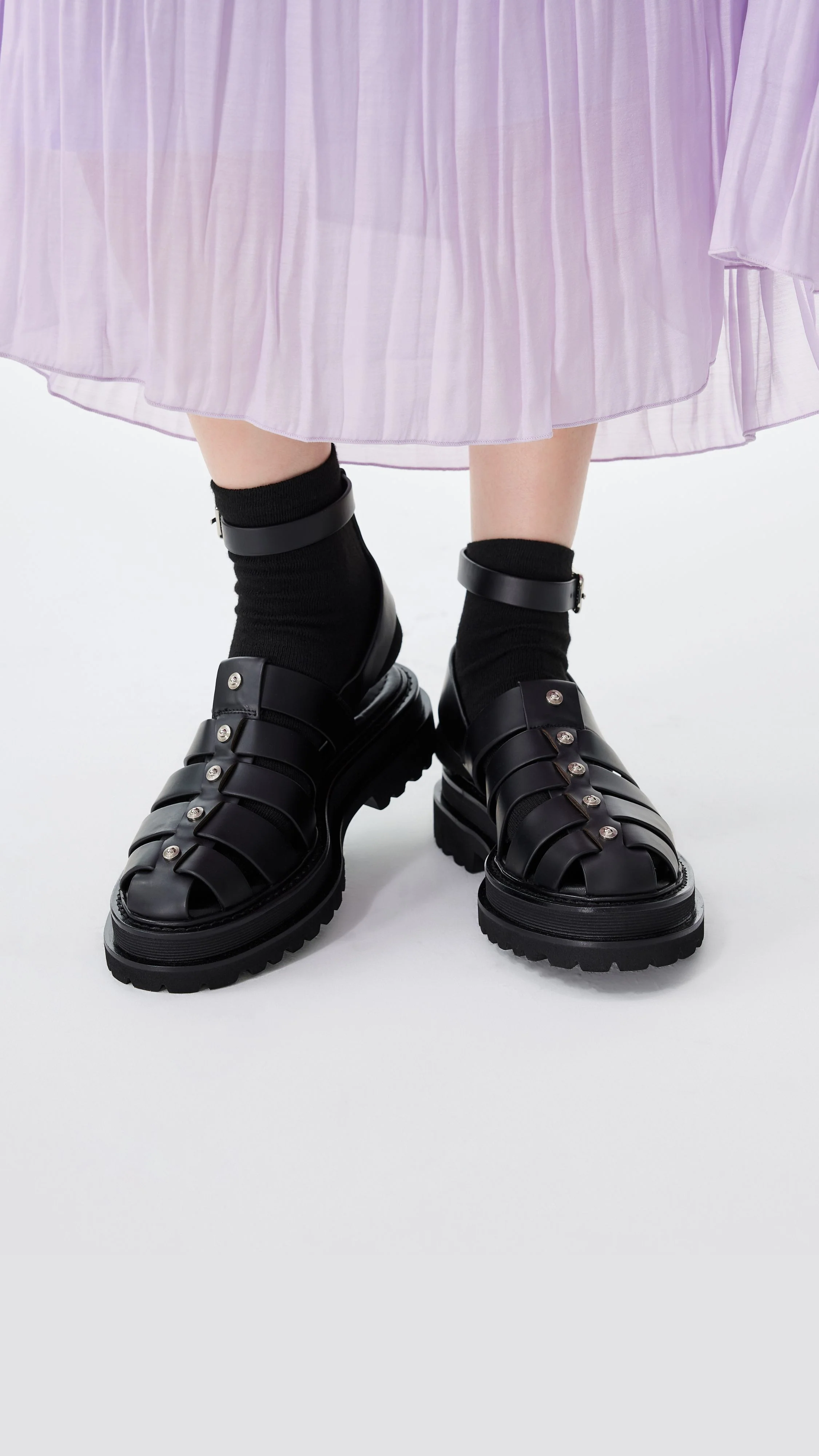 Leather Strappy Sandals - Hudung