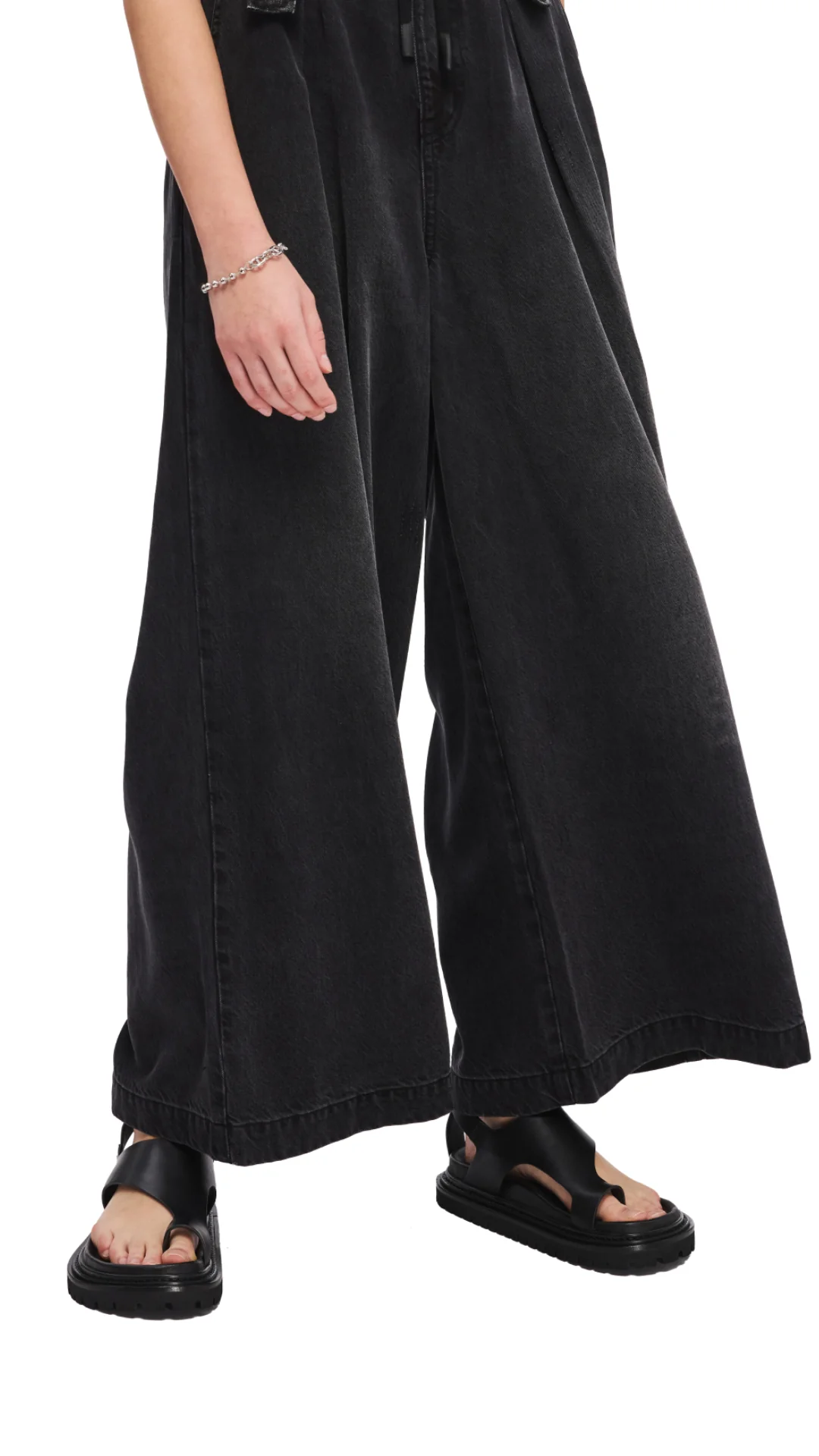 Ring Toe Ankle Strap Sandals - Hudung