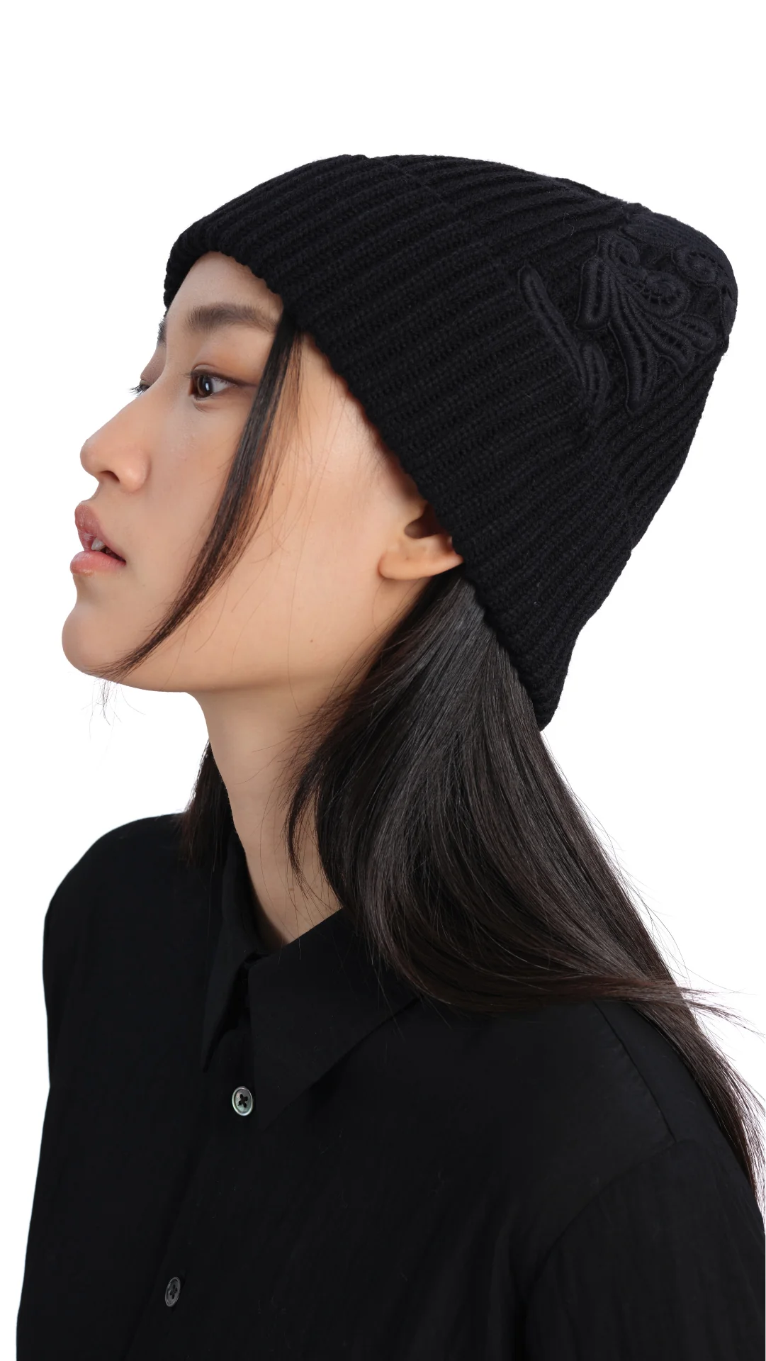 Mountain Beanie With Lace Trims - Hudung