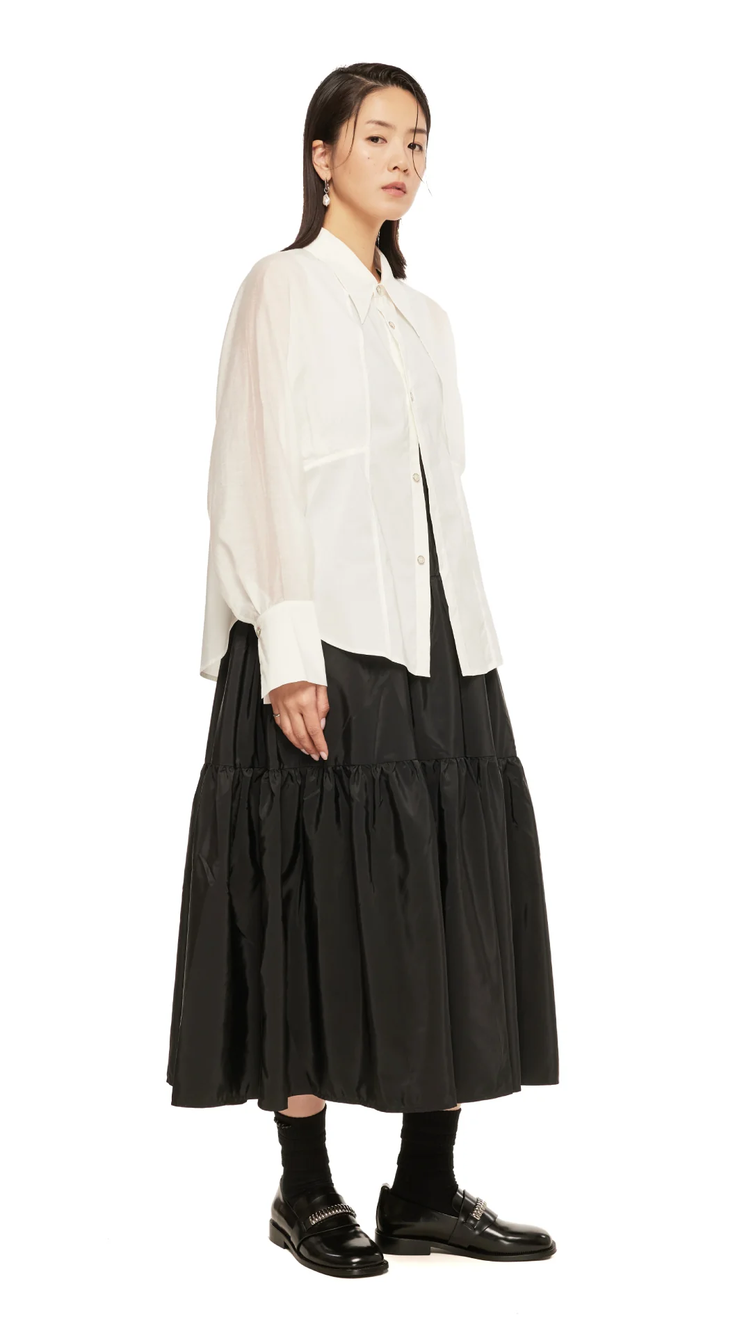 Round-Toe Slip On Loafer With Metal Details - Hudung