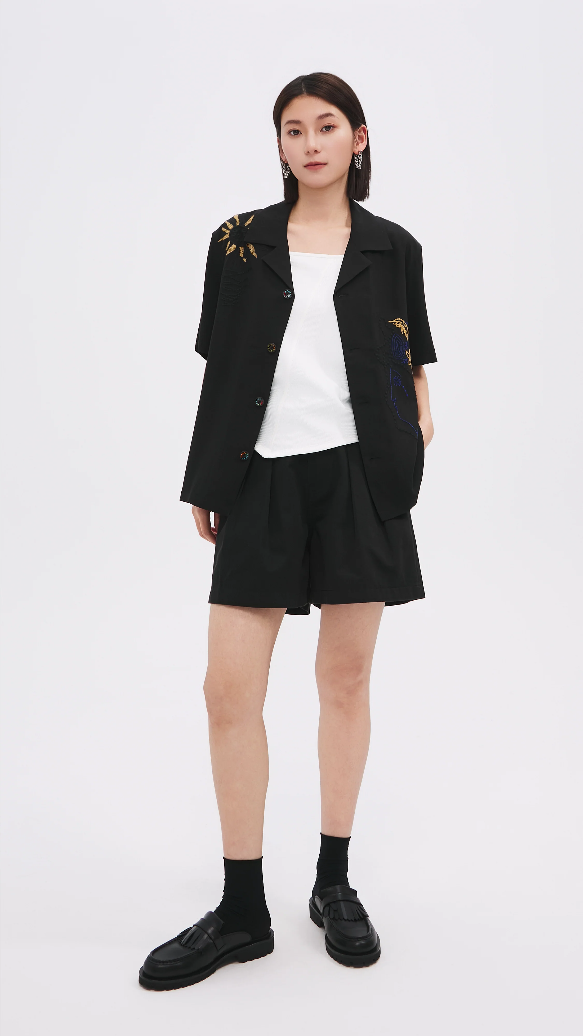 Ruffles Trim Waist Shorts - Hudung