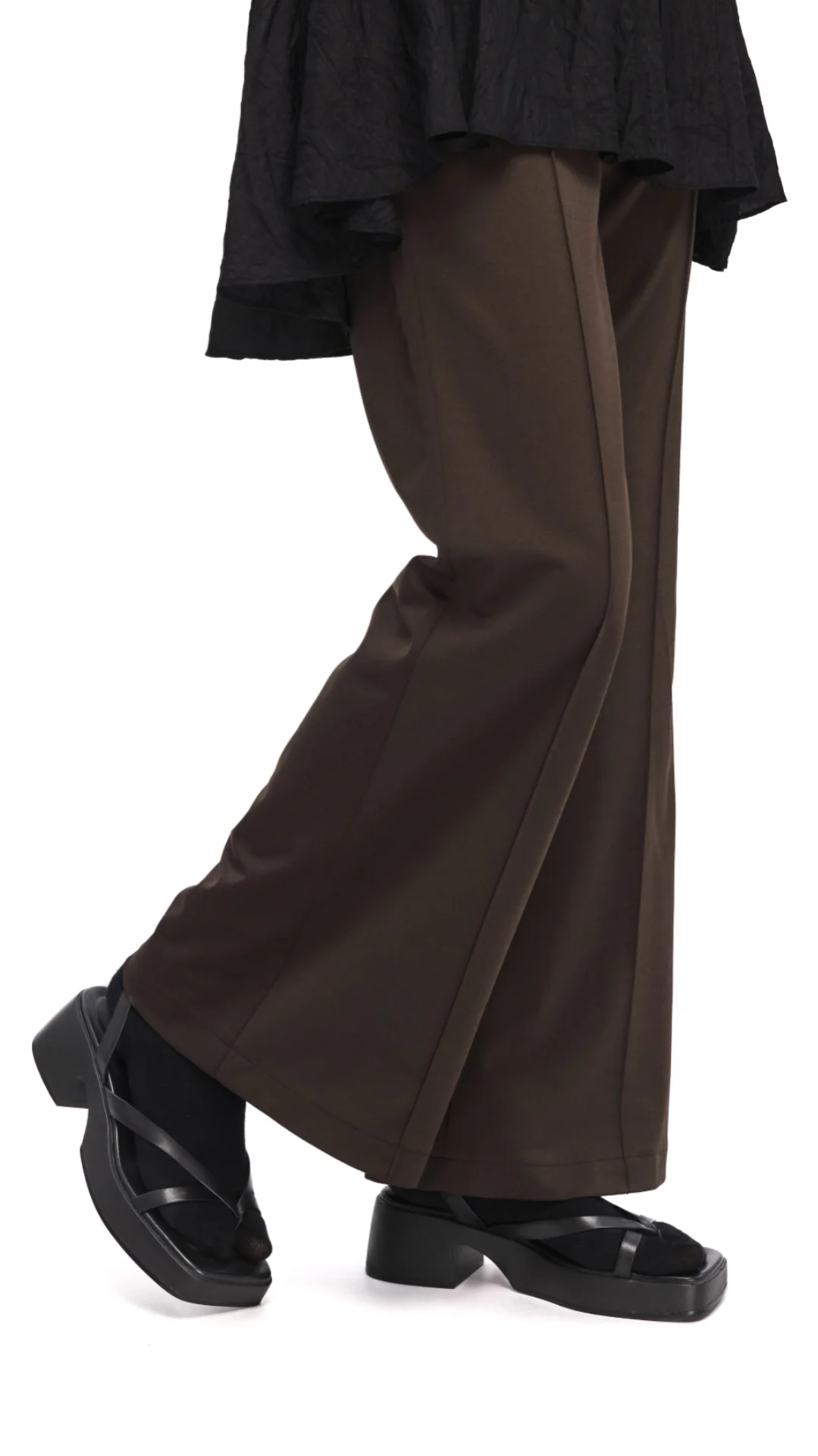 Chunky-Sole Low Block Heel Sandals - Hudung