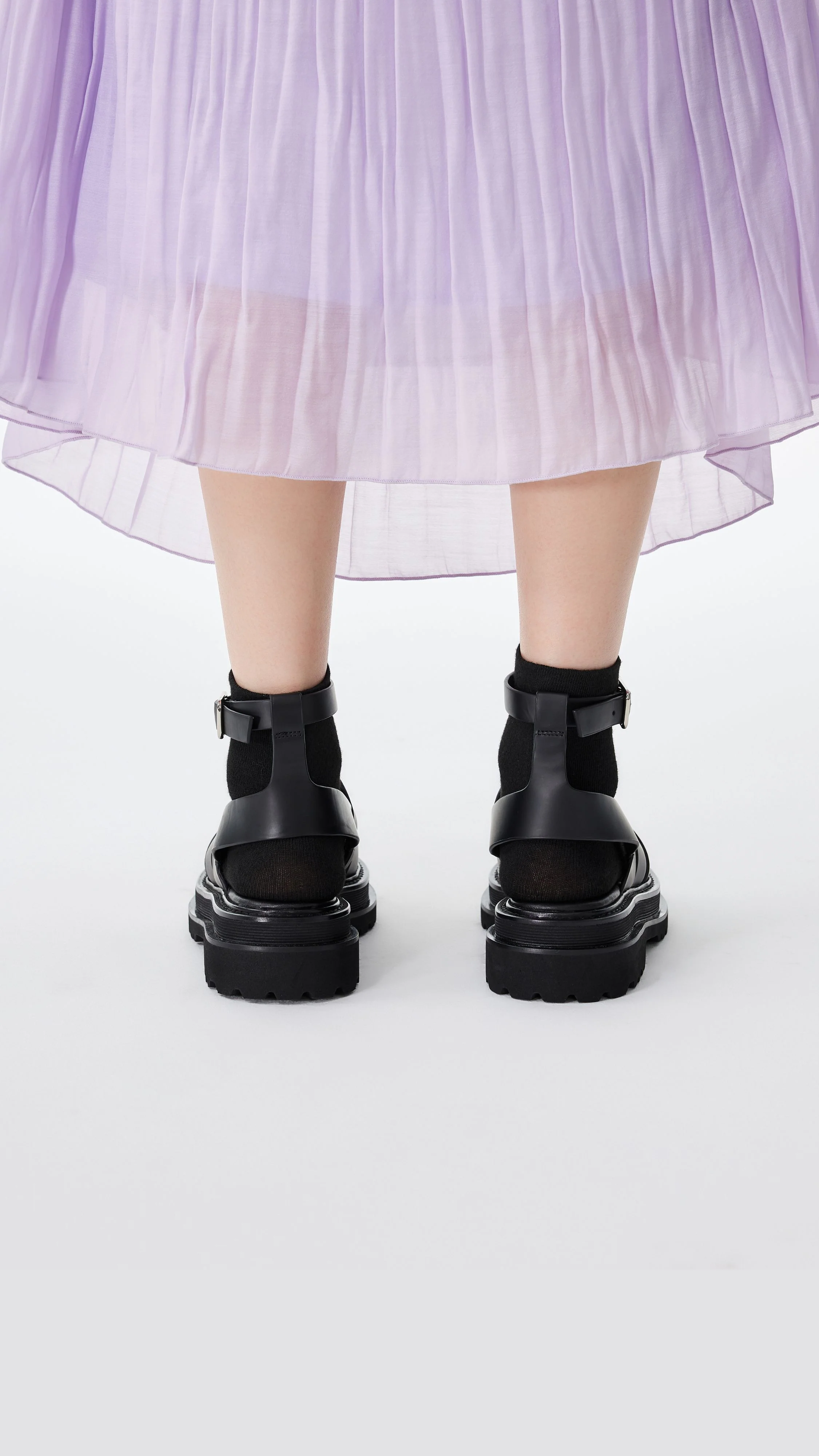 Leather Strappy Sandals - Hudung