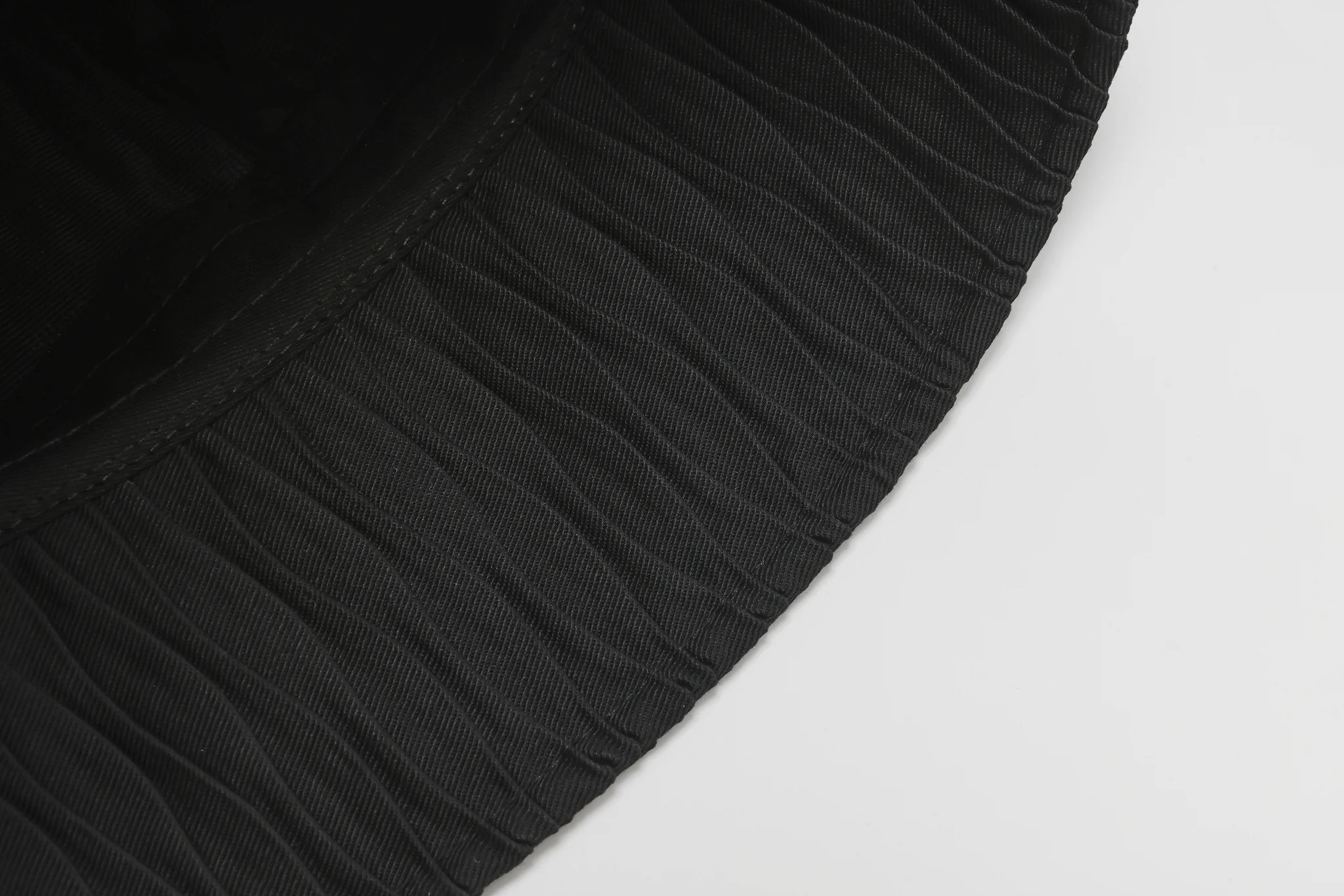 Wrinkled Beauty Tulip Hat - Hudung